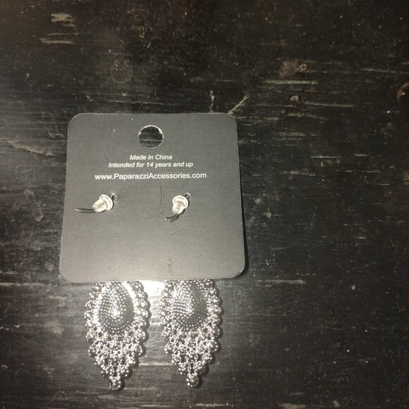 Glimmer Dazzling Earrings - Picture 3 of 4